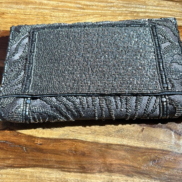 Mary Frances collectible Rainforest beaded clutch in pewter, new with tags - Picture 9 of 10